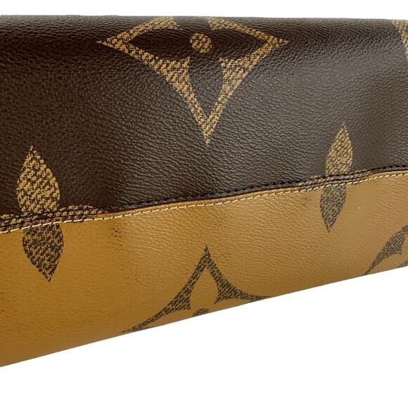 Louis Vuitton Reverse Monogram Onthego MM Tote - Picture 10 of 10